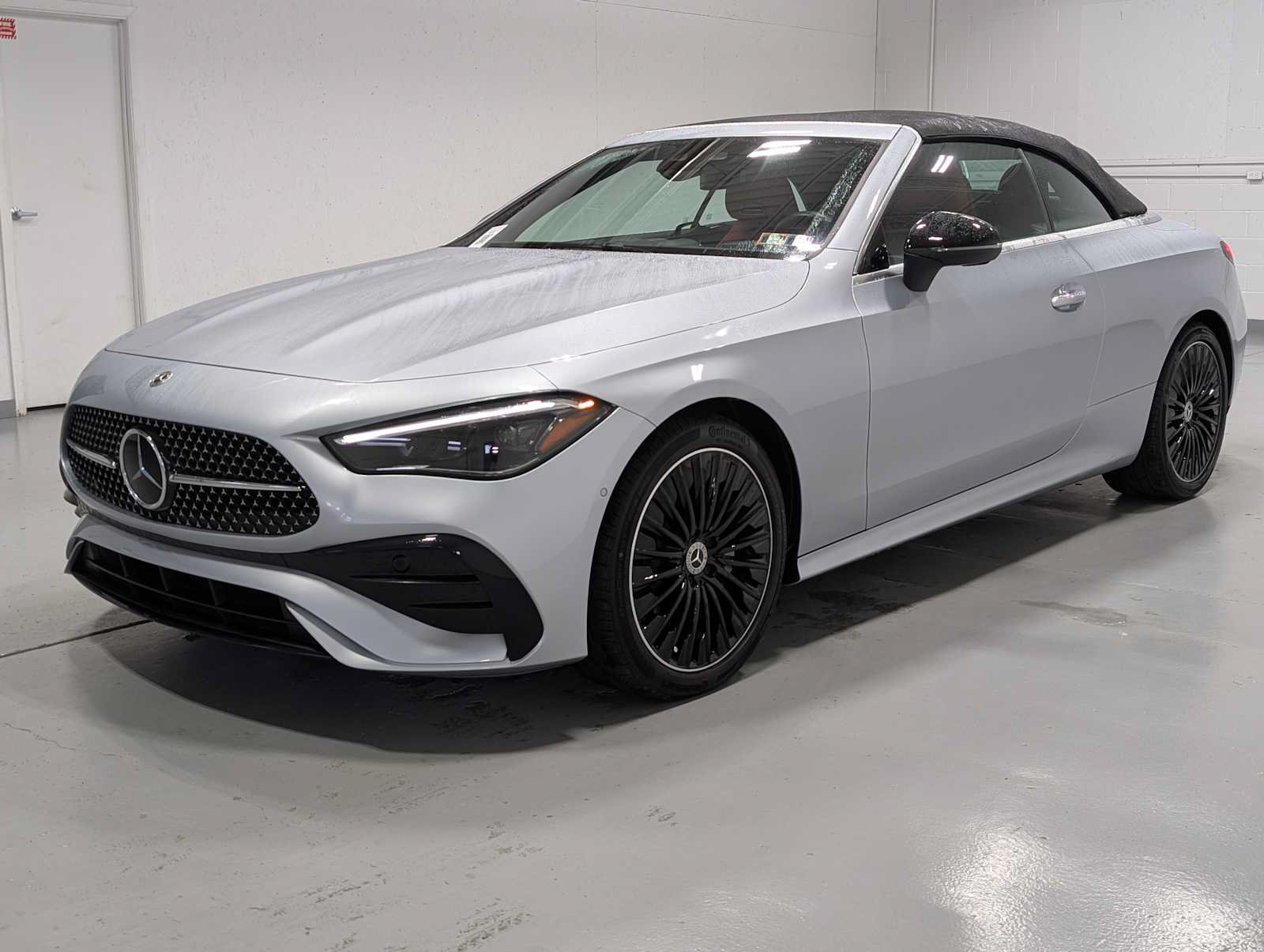 Used 2024 Mercedes-Benz CLE 300 4MATIC Cabriolet image 2
