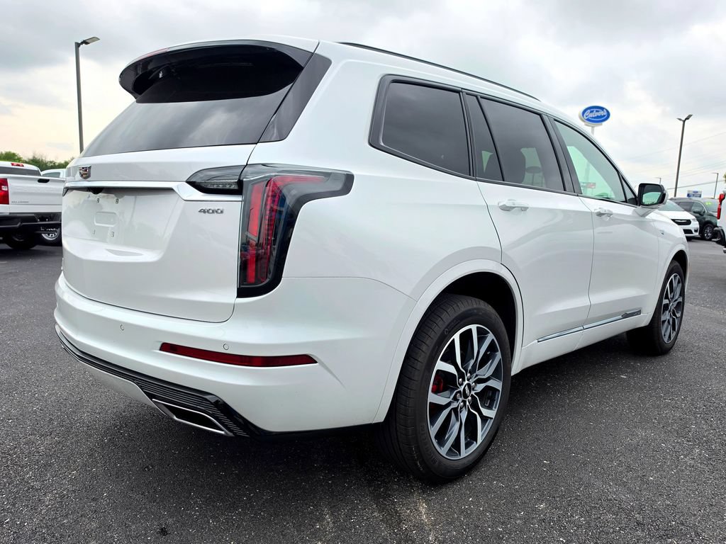 Used 2025 Cadillac XT6 Sport w/ LPO, Floor Liner Package AWD/4WD image 6