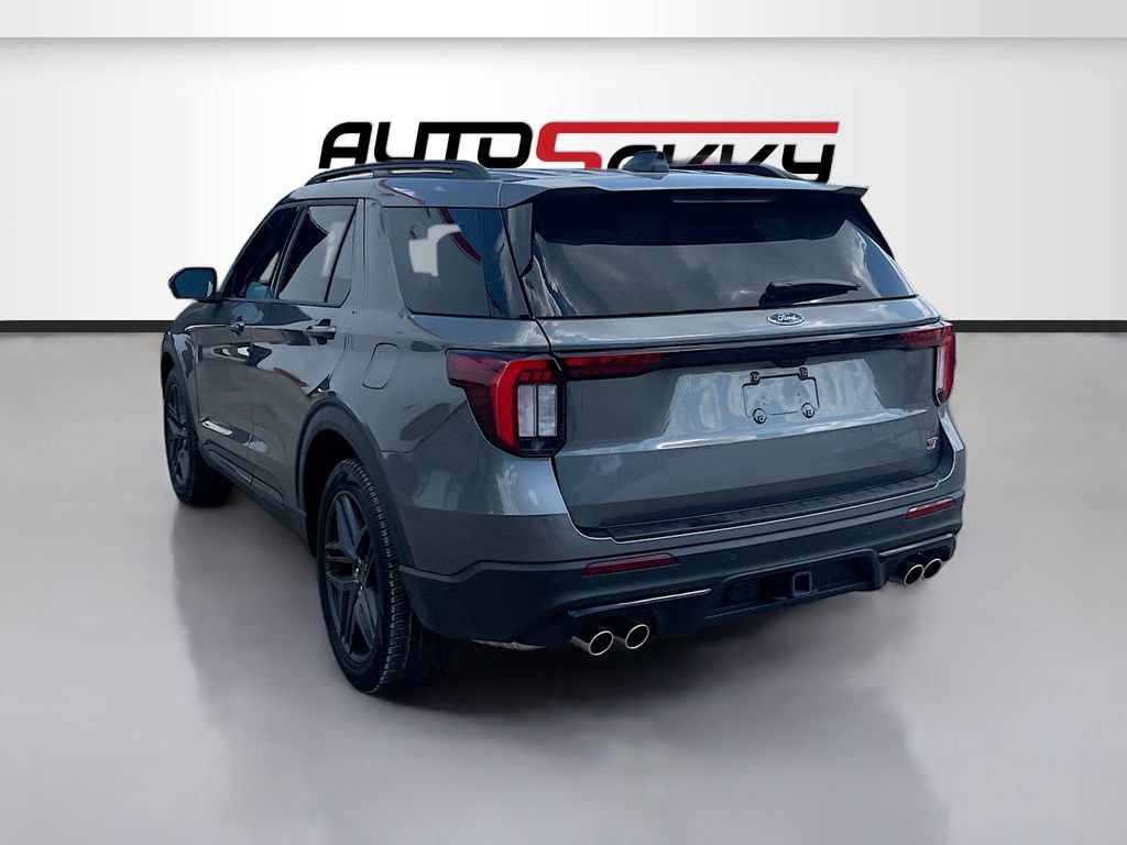 Used 2025 Ford Explorer ST w/ Sun And Sound Package AWD/4WD image 5