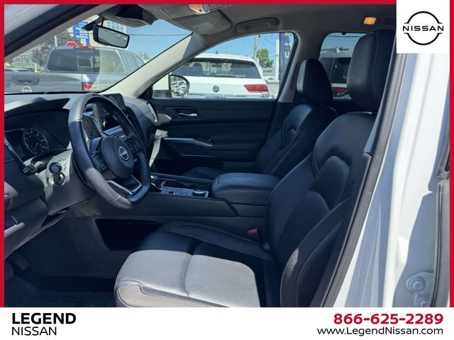 Certified 2023 Nissan Pathfinder SL w/ Black Appearance Package AWD/4WD image 13