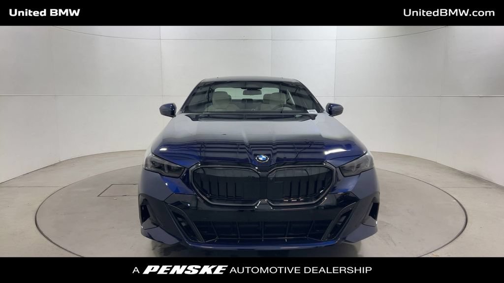 Used 2026 BMW 530i w/ M Sport Package RWD image 3