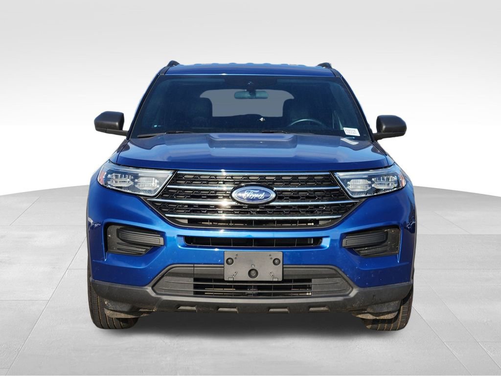 Used 2020 Ford Explorer XLT image 2