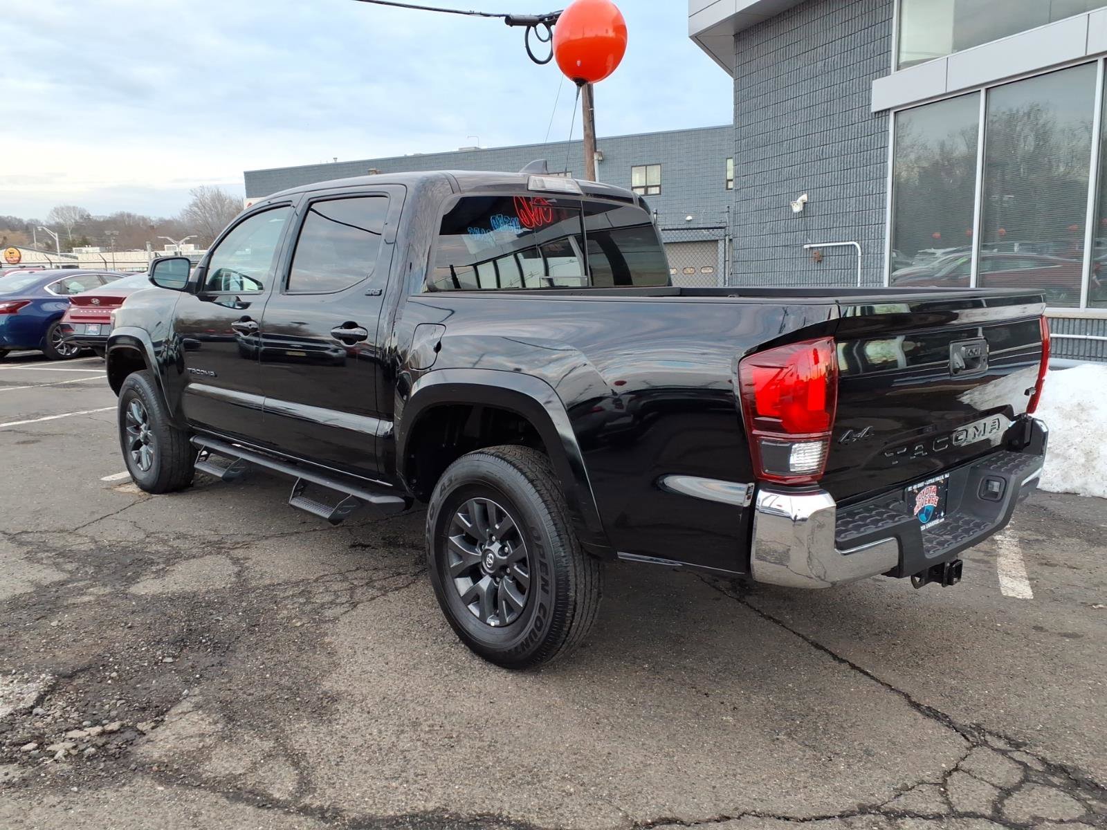 Certified 2023 Toyota Tacoma SR5 AWD/4WD image 4