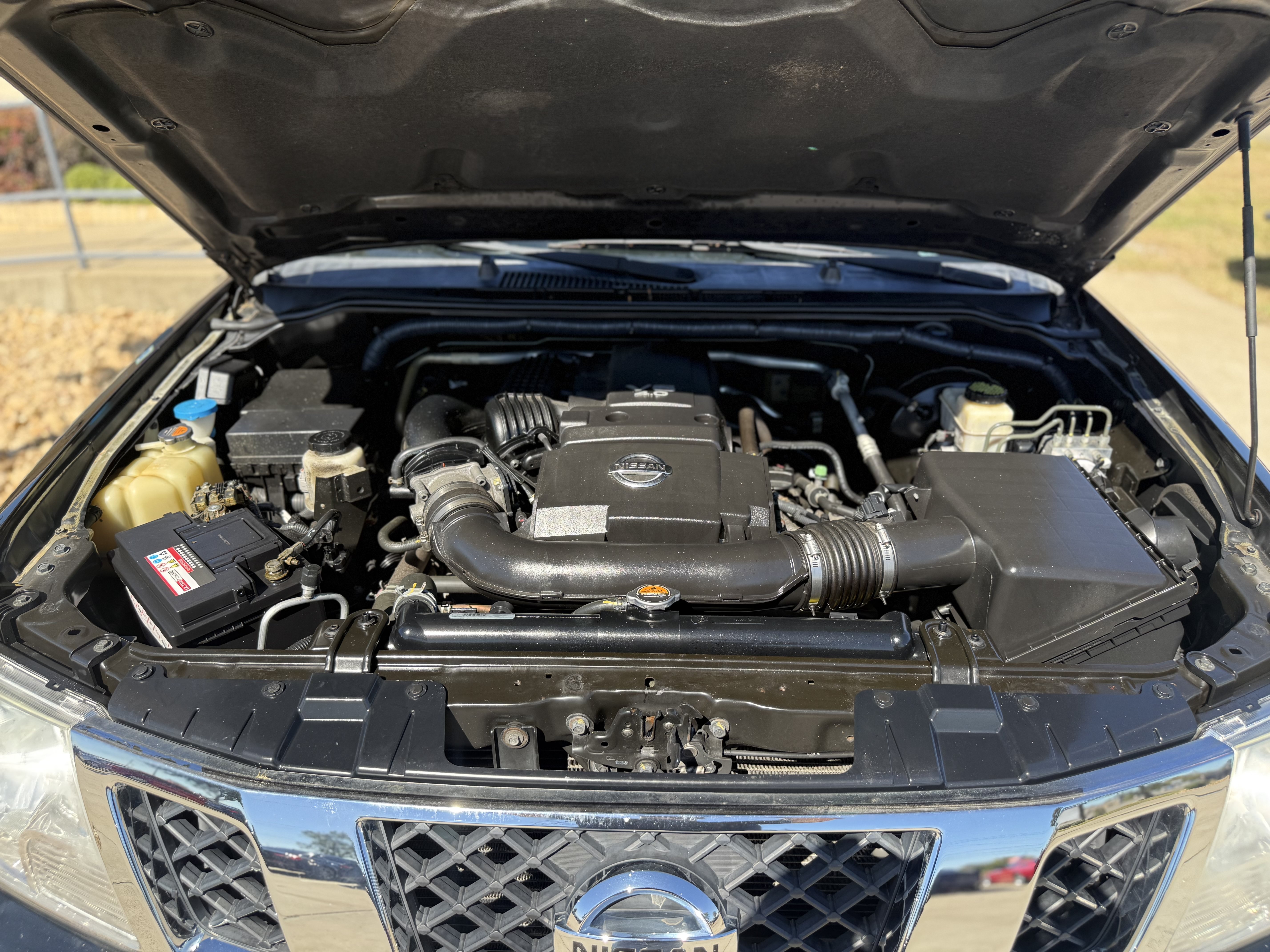 Used 2015 Nissan Frontier SV w/ SV Value Truck Package AWD/4WD image 23