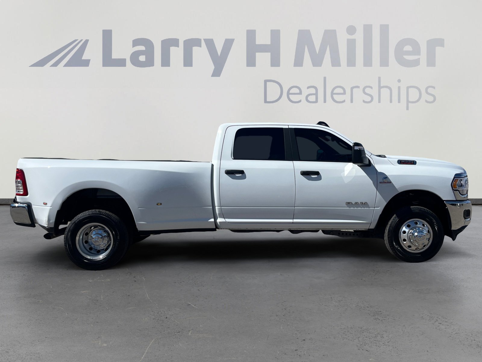 Used 2024 RAM 3500 Big Horn image 6