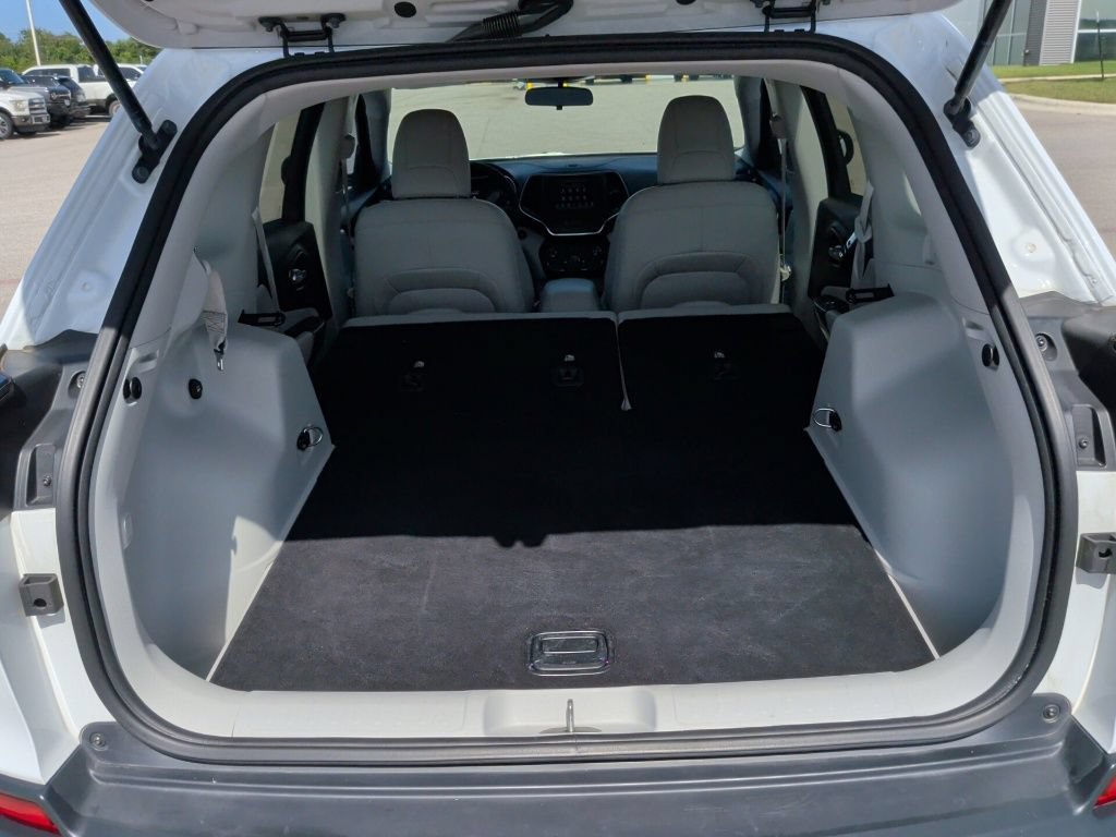 Used 2020 Jeep Cherokee Latitude Plus FWD image 38