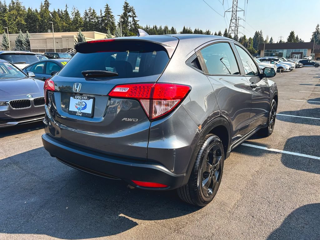 Used 2017 Honda HR-V LX image 9