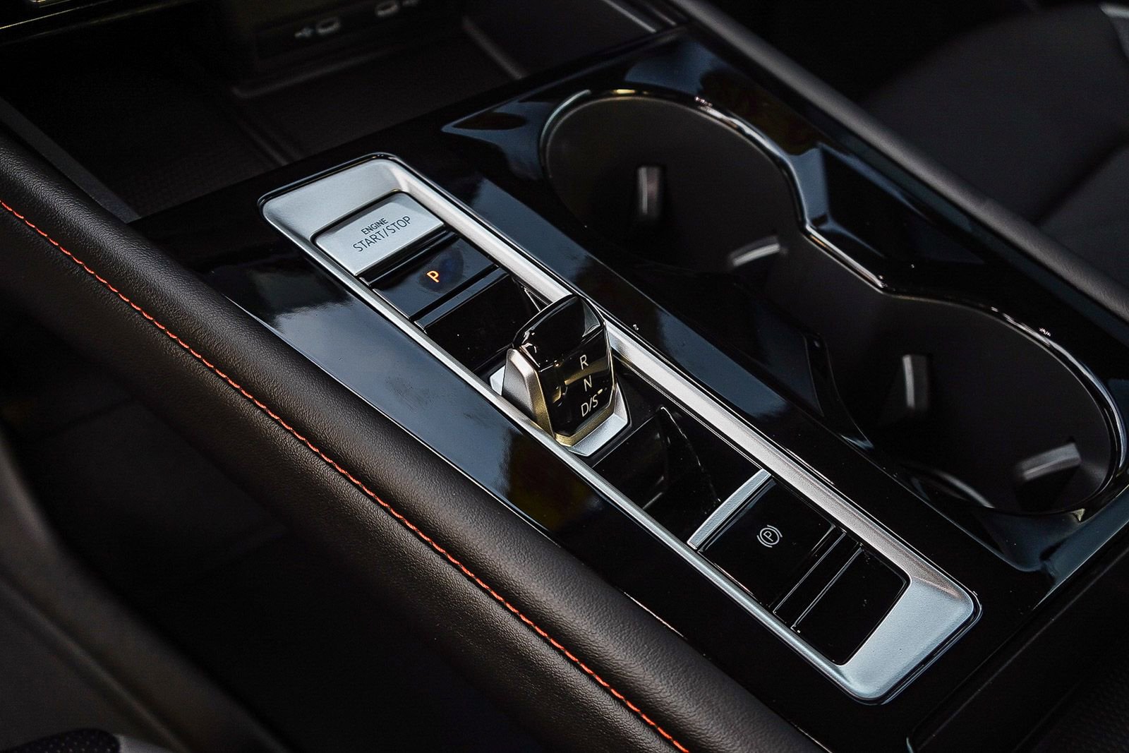 Used 2024 Volkswagen Atlas Peak Edition SEL AWD/4WD image 26