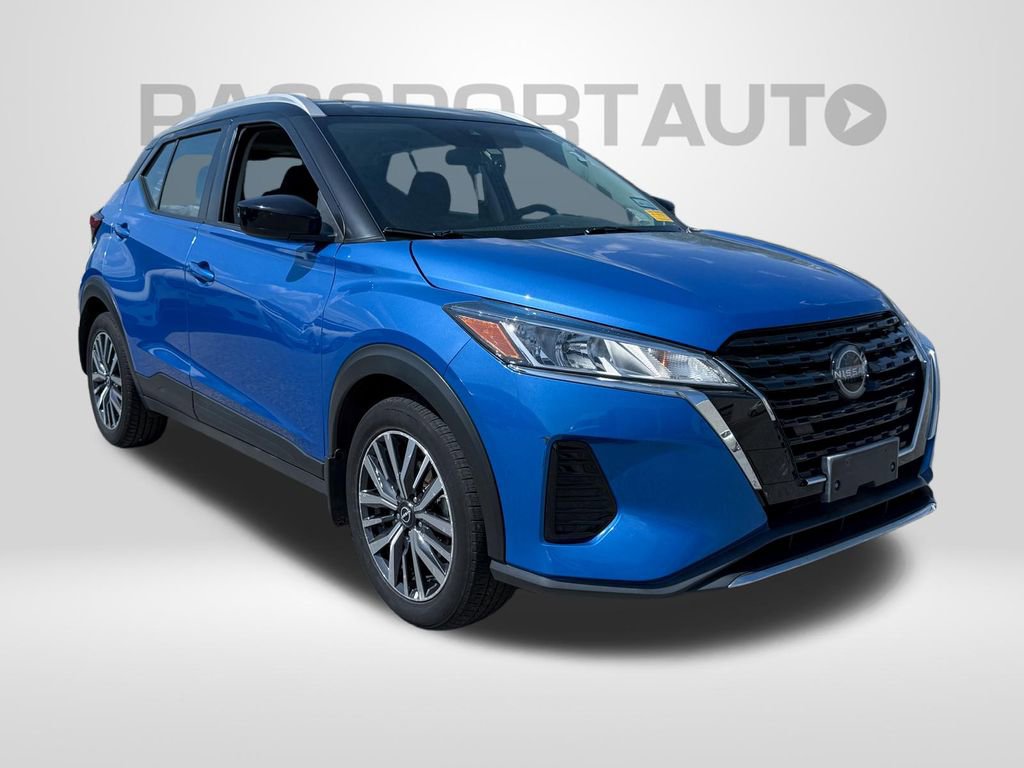 Used 2022 Nissan Kicks SV FWD image 2