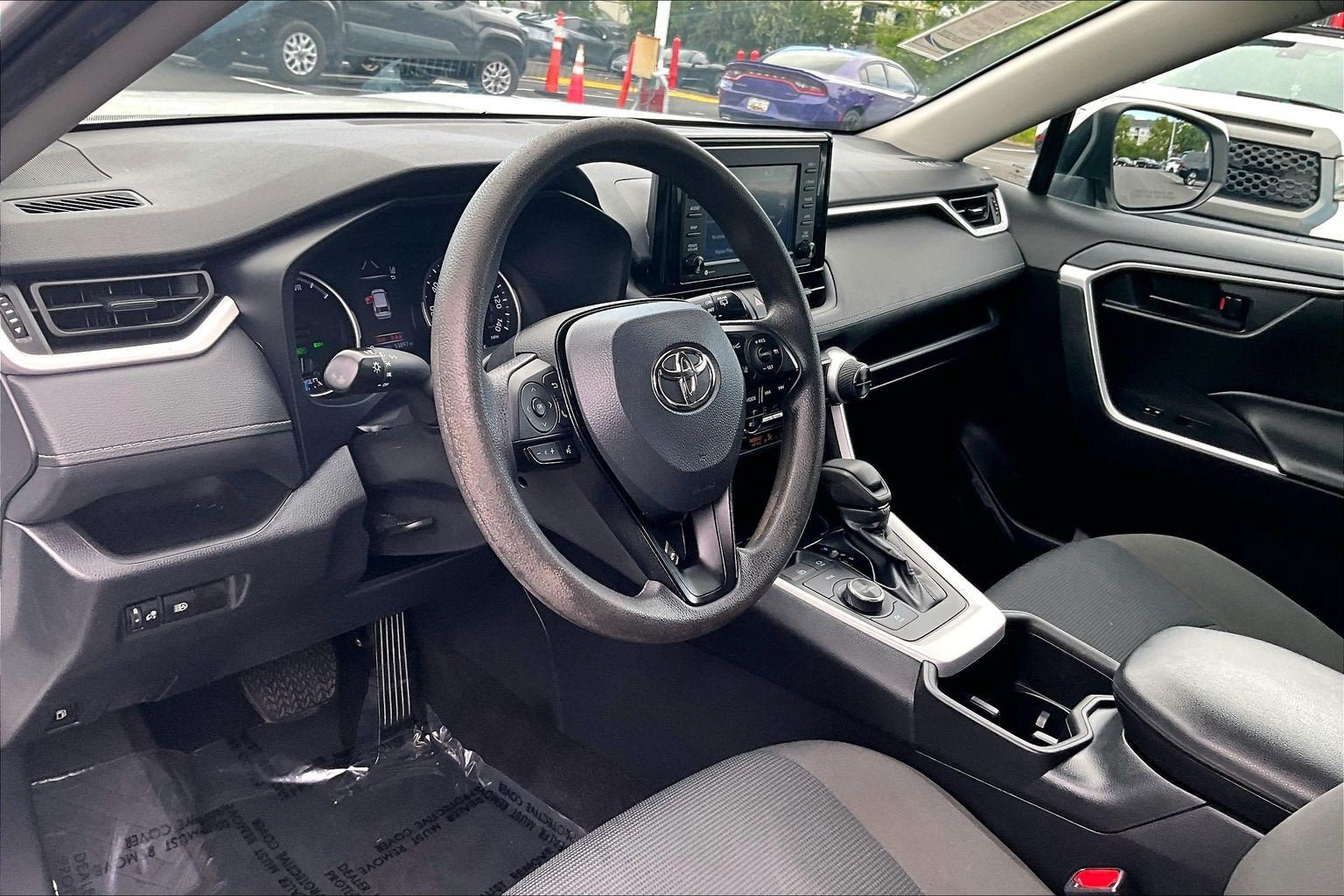 Used 2022 Toyota RAV4 LE AWD/4WD image 13