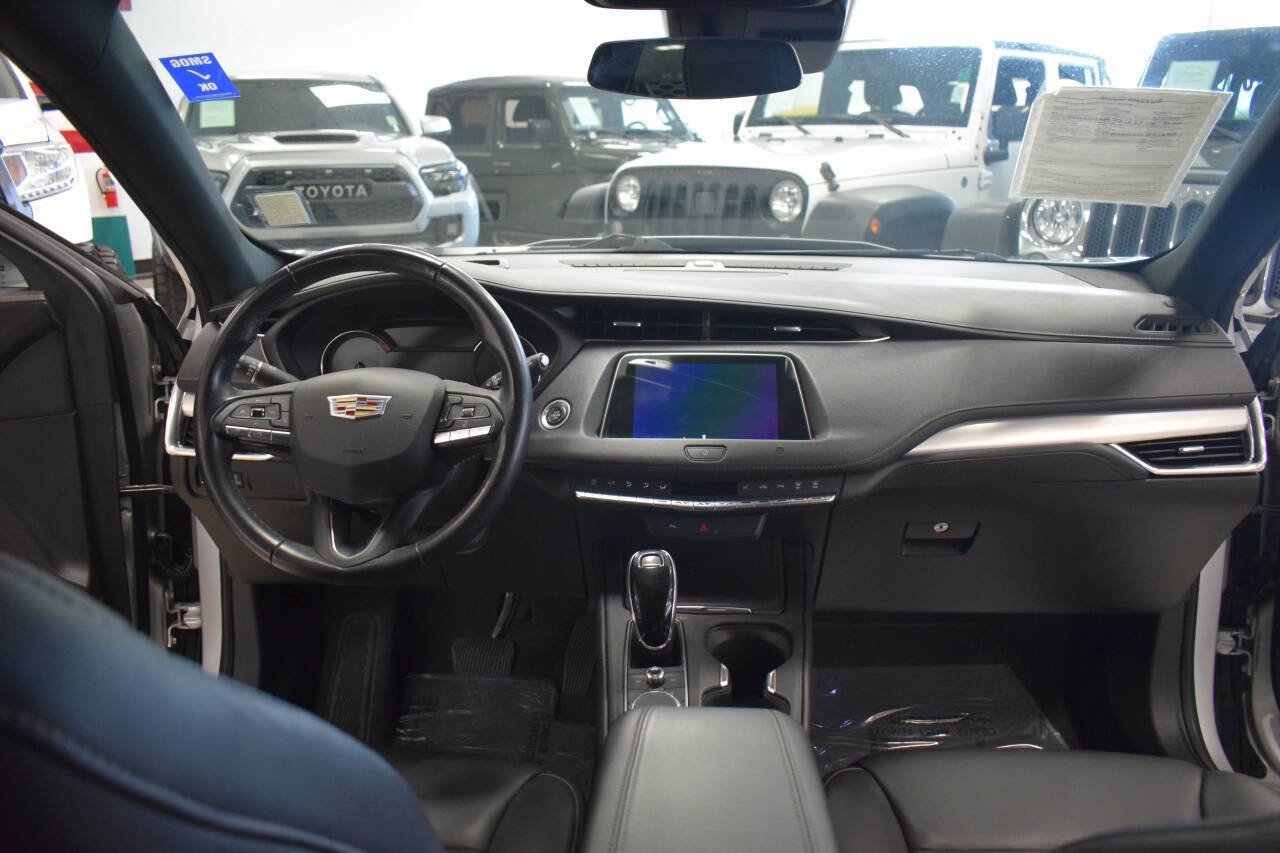 Used 2020 Cadillac XT4 Premium Luxury FWD image 32