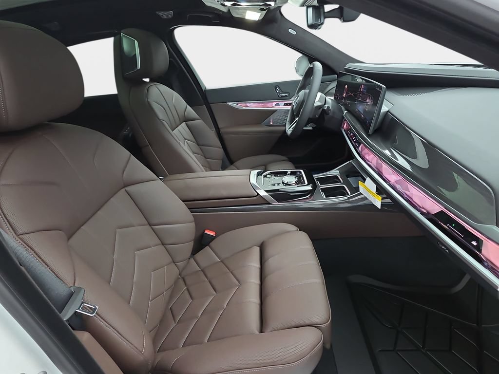 New 2026 BMW i7 xDrive60 w/ Executive Package AWD/4WD image 9