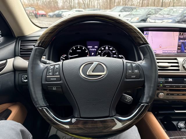 Used 2013 Lexus LS 460 AWD w/ Comfort Pkg image 17