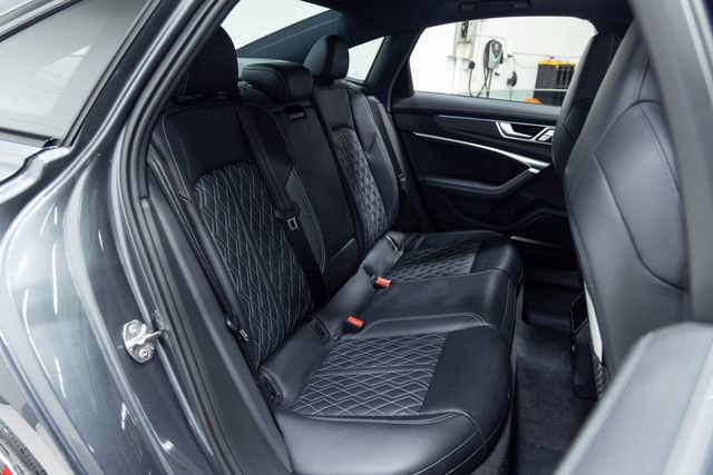 Used 2020 Audi S6 Prestige image 25