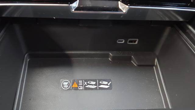 New 2026 GMC Yukon Denali w/ Sun & Power Step Package image 37