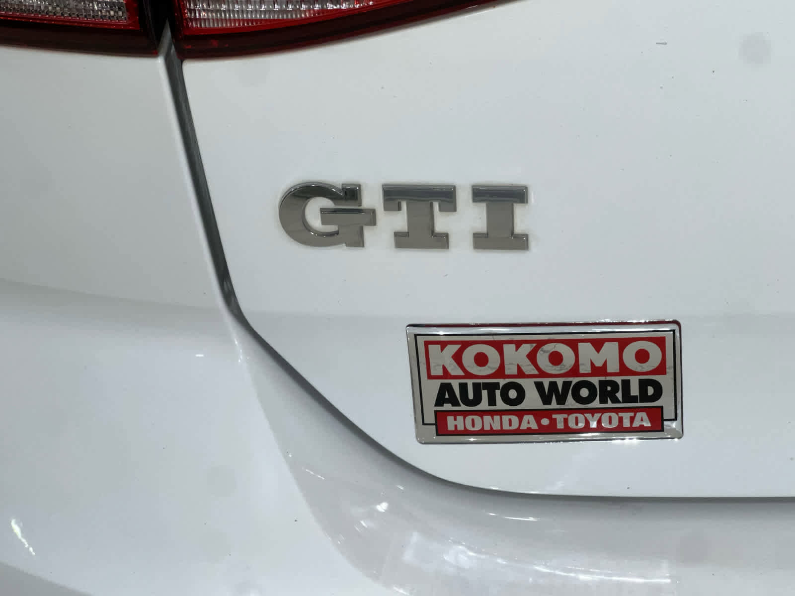 Used 2018 Volkswagen GTI SE image 12