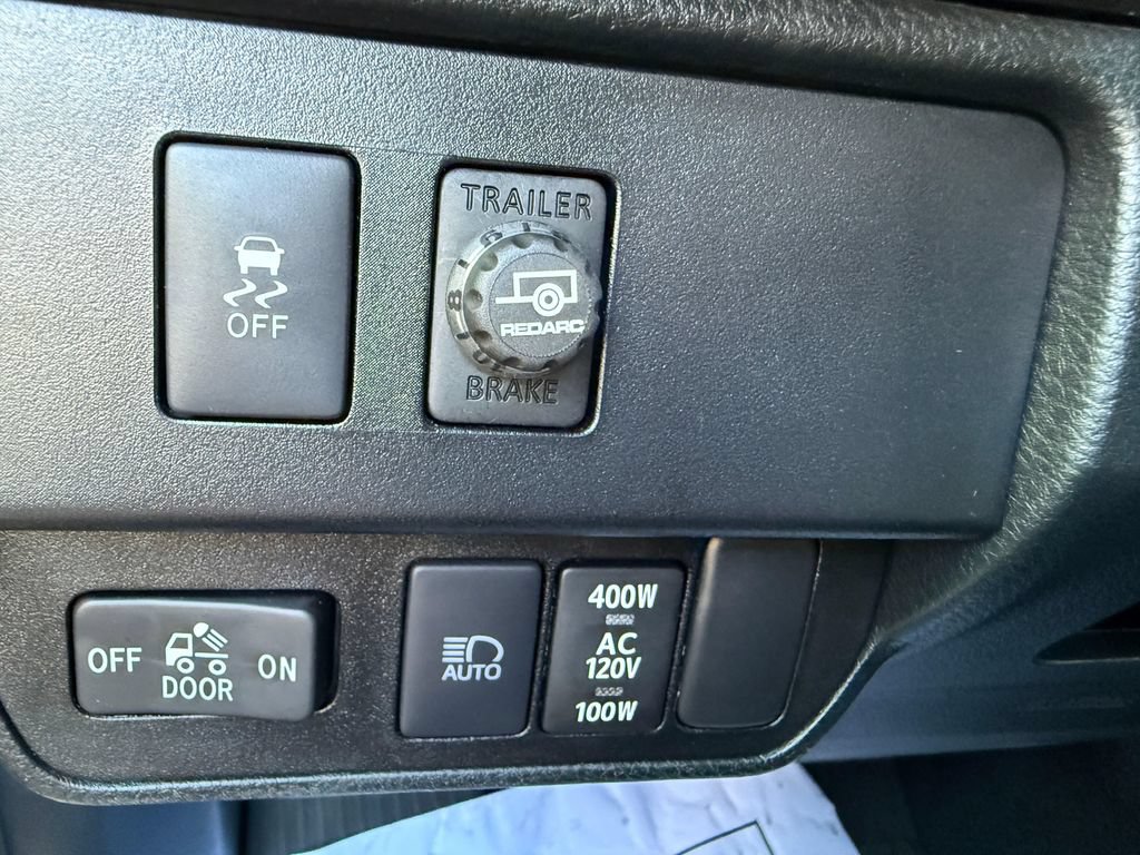 Used 2022 Toyota Tacoma TRD Off-Road w/ TRD Premium Off Road Package AWD/4WD image 29