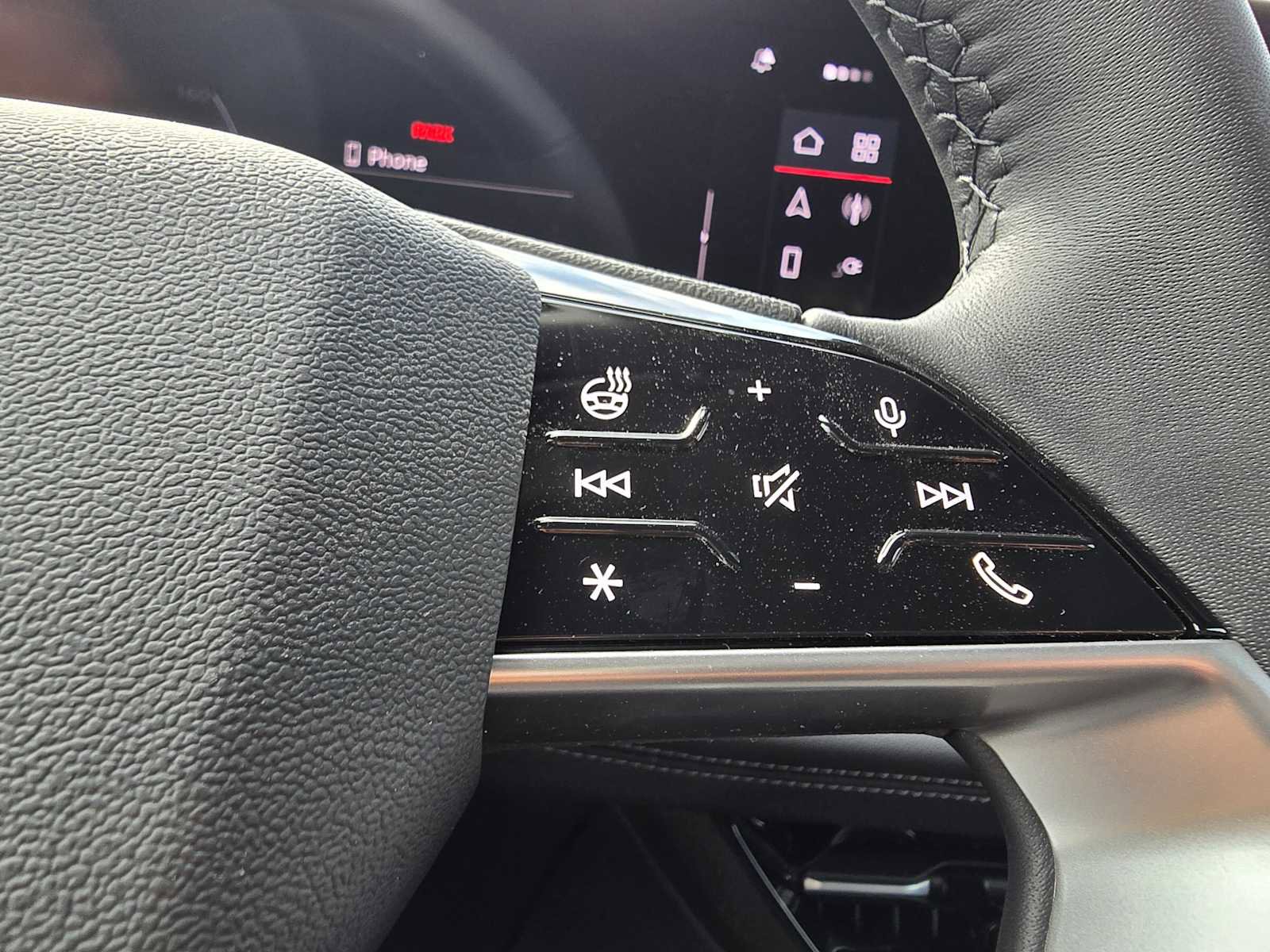 New 2025 Audi Q6 e-tron Premium Plus image 33