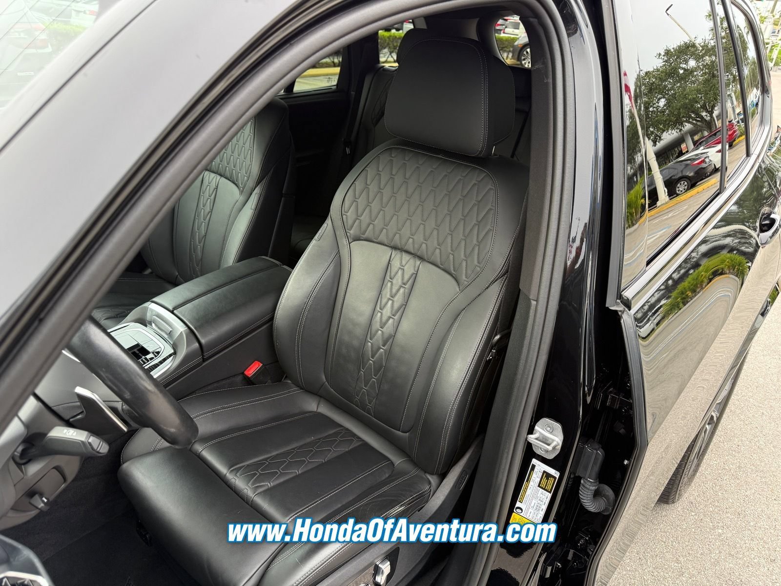 Used 2024 BMW X5 sDrive40i w/ M Sport Package RWD image 19