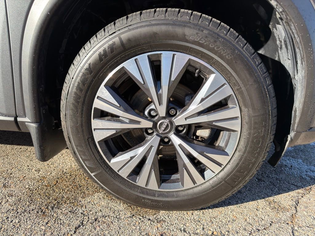 Used 2023 Nissan Rogue SV w/ SV Premium Package image 9