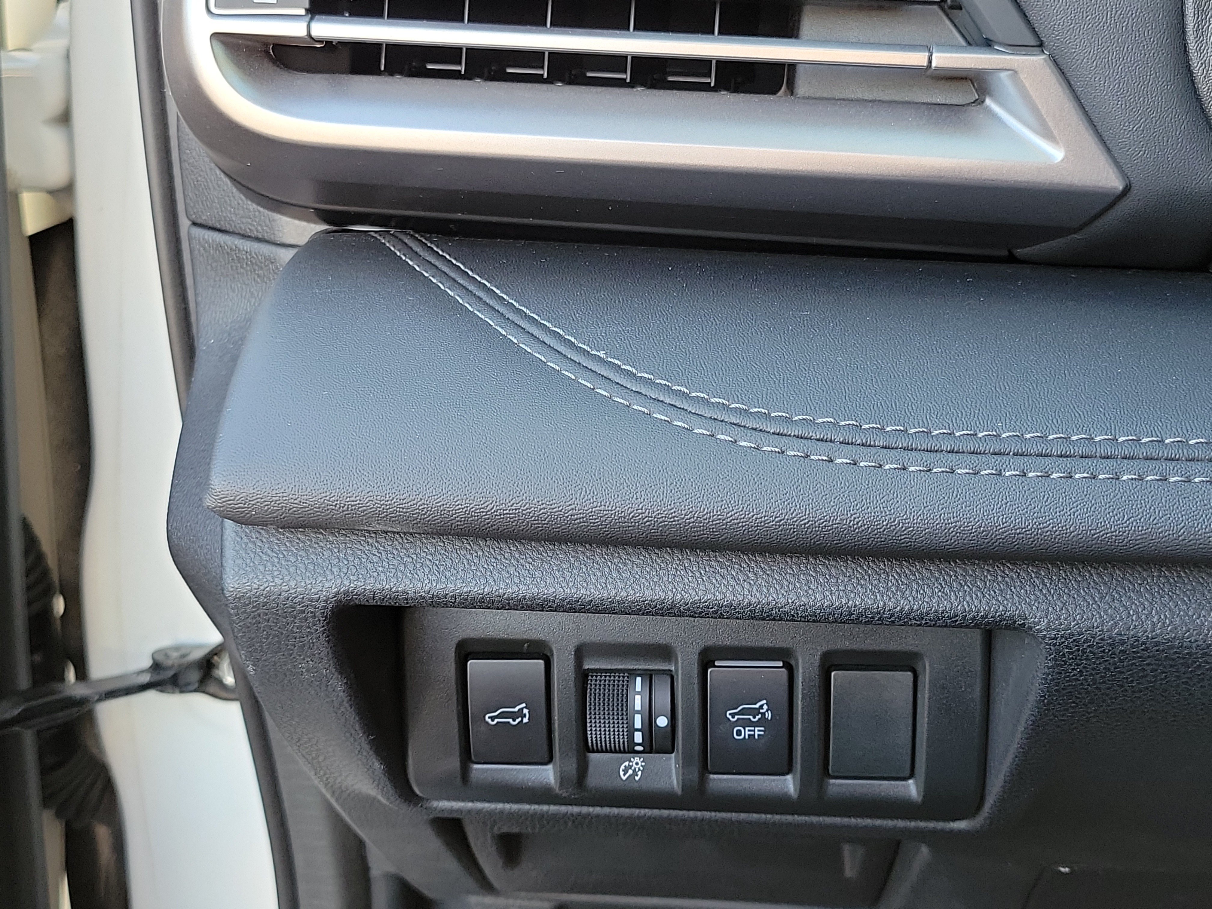 Used 2022 Subaru Outback Limited AWD/4WD image 14