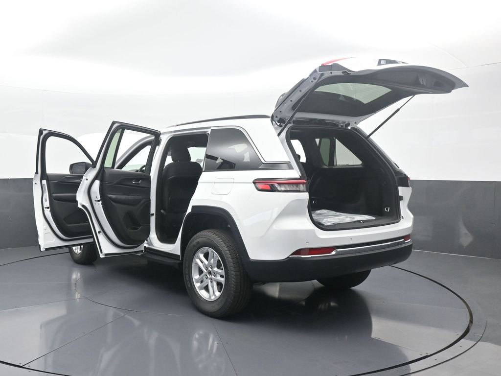 Used 2025 Jeep Grand Cherokee Laredo image 69