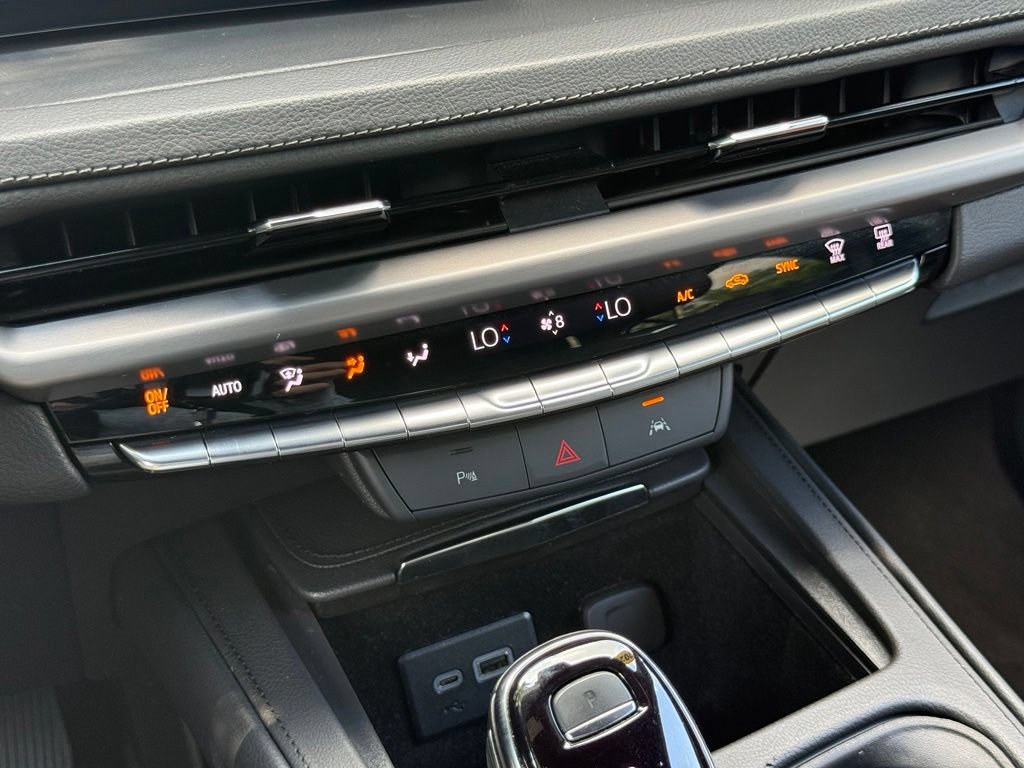 Certified 2025 Cadillac XT4 Premium Luxury FWD image 32