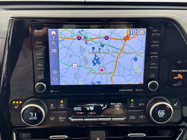 Used 2020 Toyota Highlander XLE AWD/4WD image 12