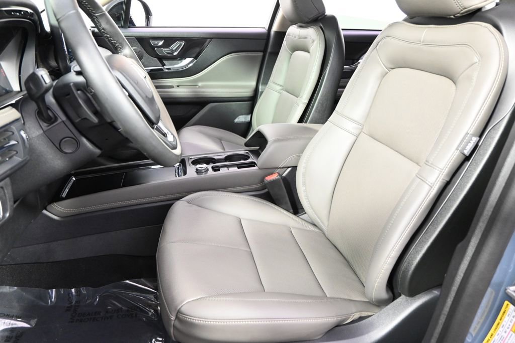 New 2026 Lincoln Corsair Reserve w/ Jet Appearance Package image 13