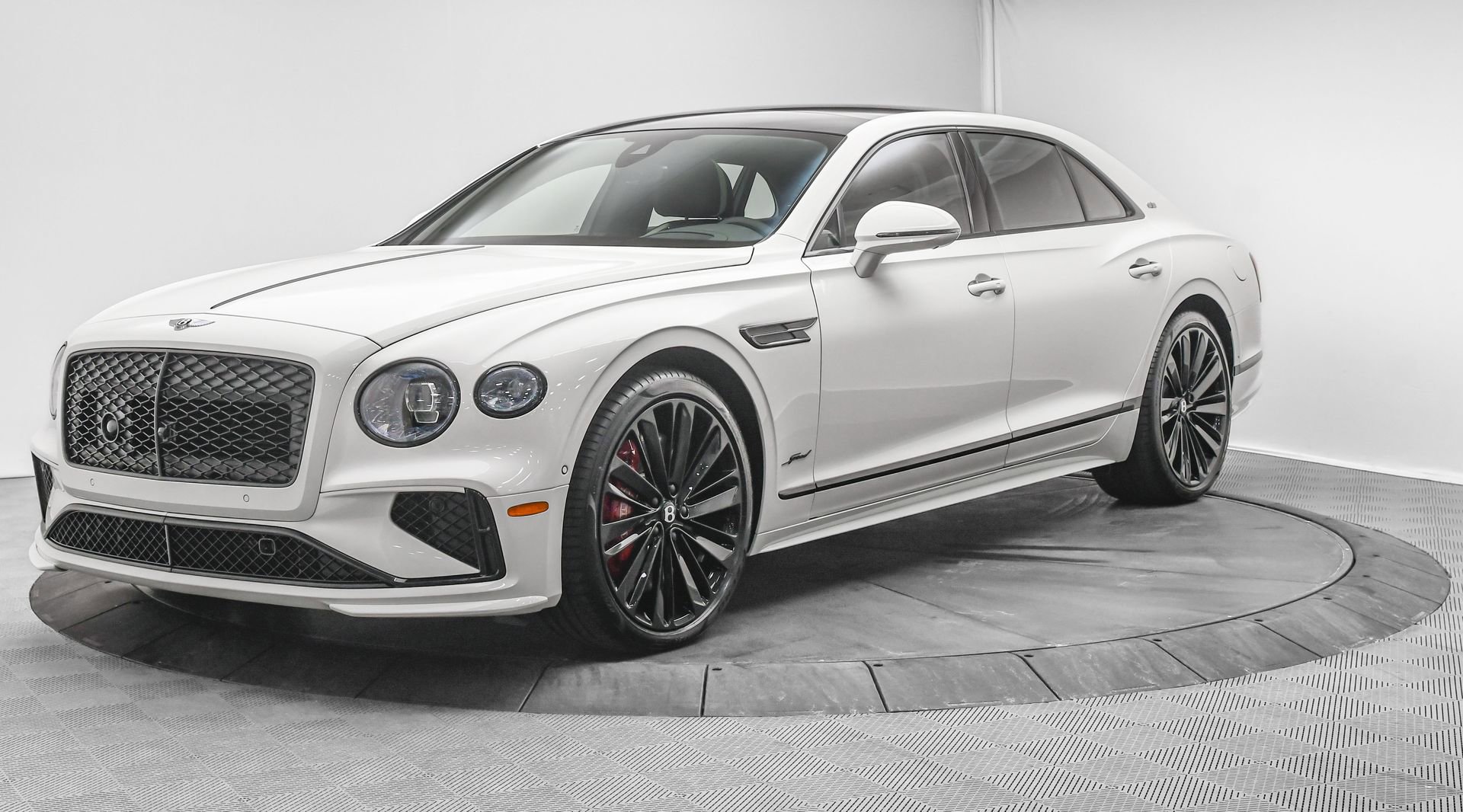 New 2025 Bentley Flying Spur Plug-In Hybrid image 8