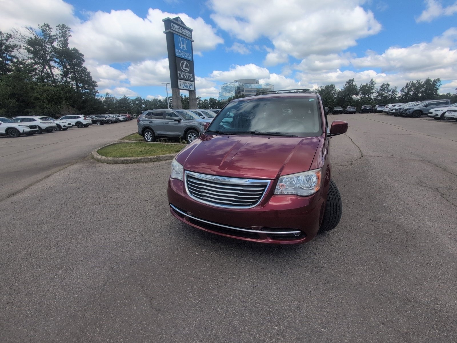 Used 2015 Chrysler Town & Country Touring FWD image 20