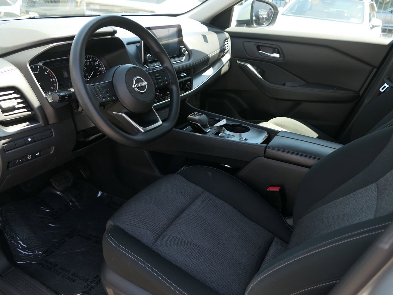 Used 2024 Nissan Rogue SV FWD image 12