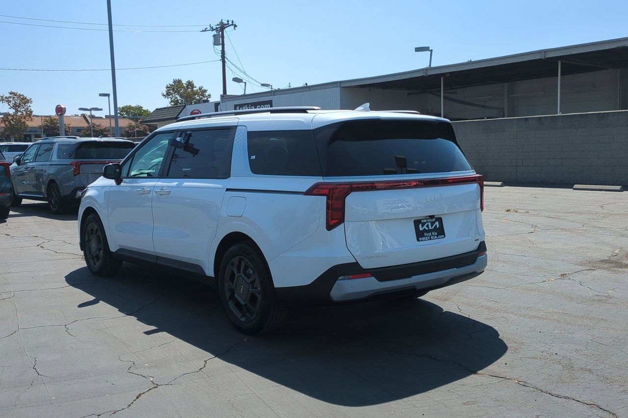 New 2026 Kia Carnival EX image 7