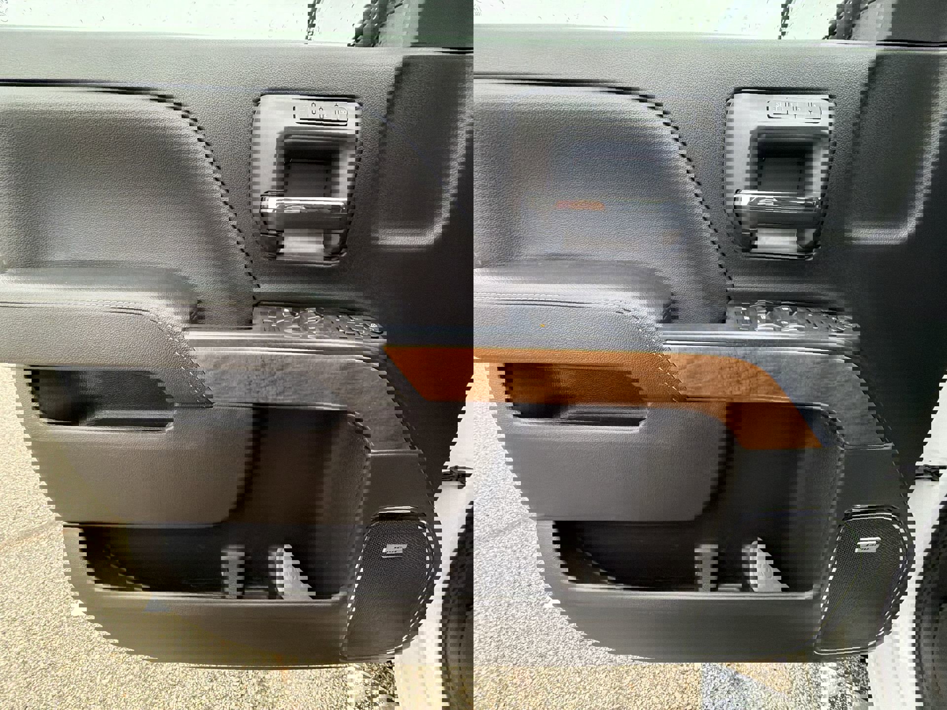 Used 2018 Chevrolet Silverado 1500 LTZ w/ Sport Package image 20