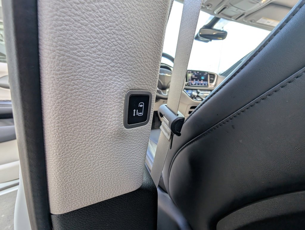 Used 2024 Chrysler Pacifica Touring-L w/ Road Tripper Package image 40