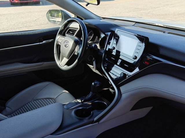 Used 2022 Toyota Camry SE FWD image 27