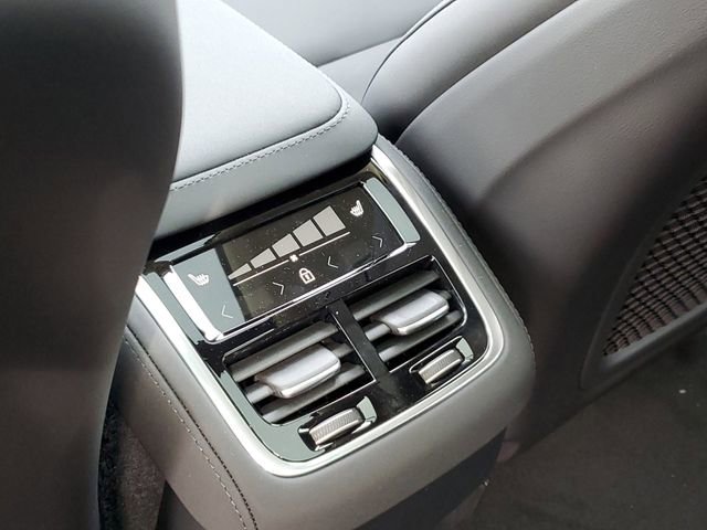 New 2026 Volvo XC90 B6 Plus w/ Protection Package Premier image 30