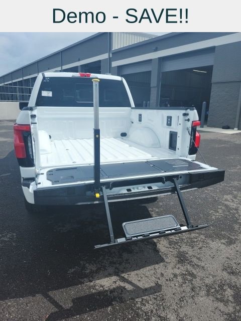 New 2025 Ford F150 Lightning Lariat image 20