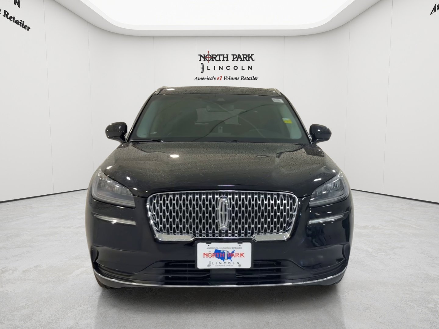 Used 2022 Lincoln Corsair FWD image 2