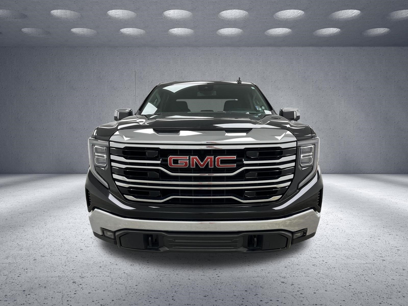 Used 2025 GMC Sierra 1500 SLT RWD image 8