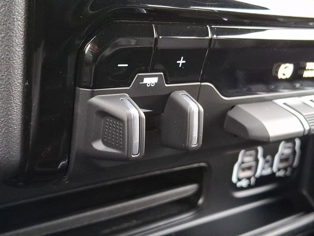 Used 2024 RAM 2500 Rebel w/ Towing Technology Group image 21