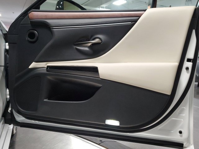 Certified 2023 Lexus ES 250 w/ Premium Package AWD/4WD image 33