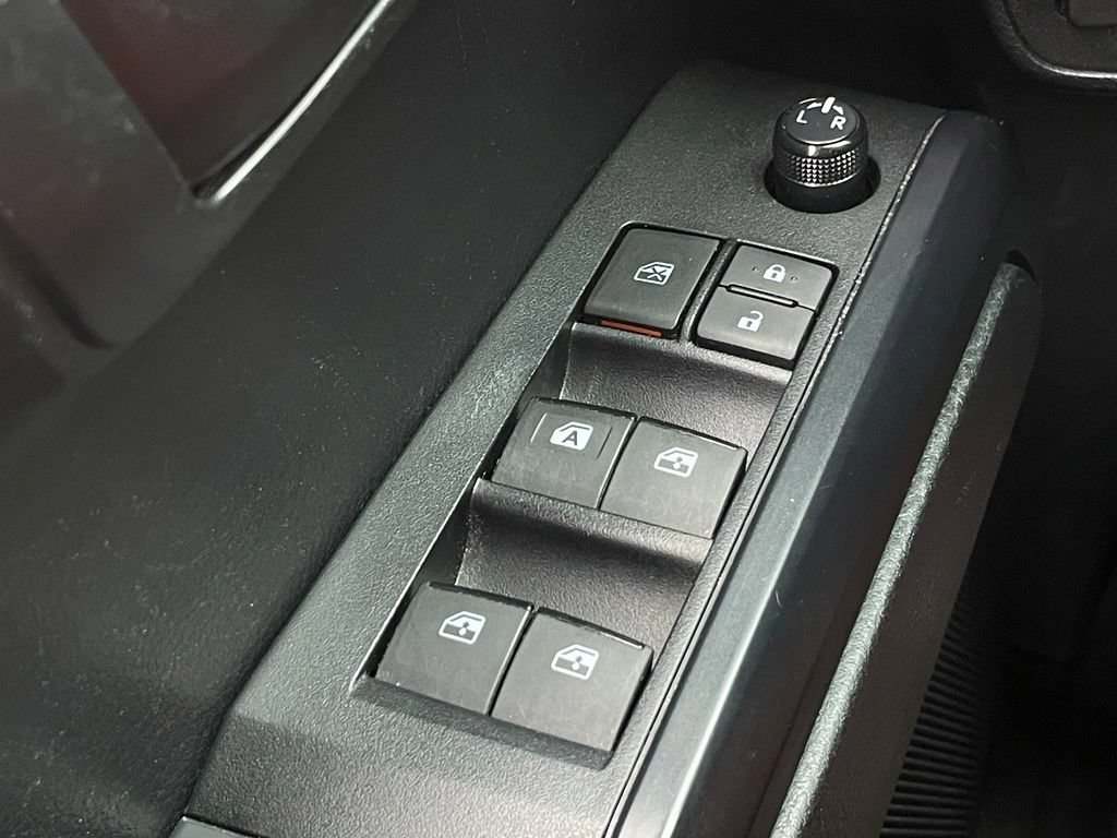 Used 2019 Toyota Tacoma SR w/ SR Convenience Package RWD image 11