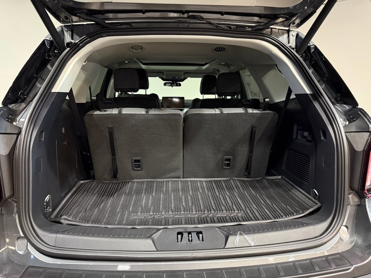 New 2026 Ford Explorer Active w/ Active Comfort Package image 13