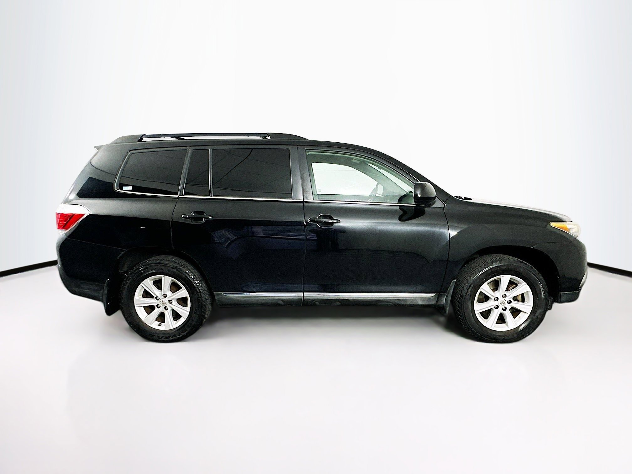 Used 2013 Toyota Highlander Plus image 10
