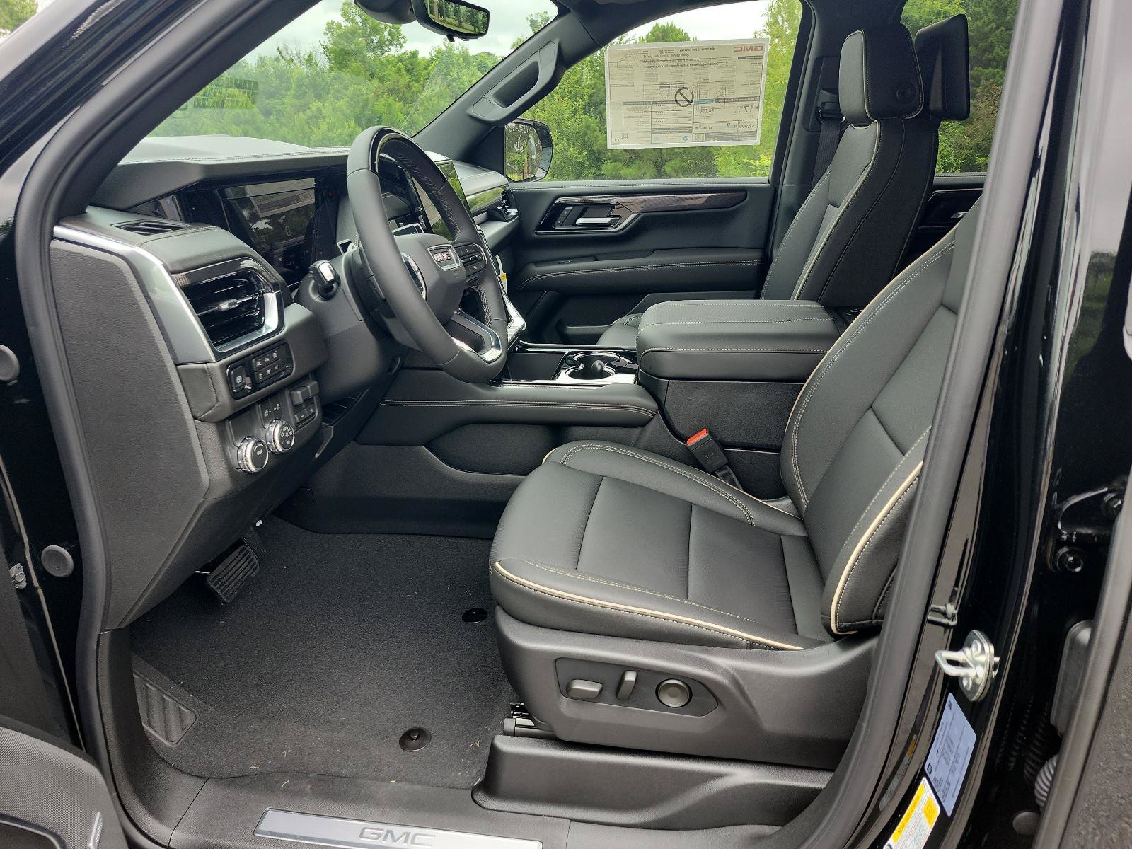 New 2026 GMC Yukon XL Elevation w/ Elevation Premium Package RWD image 17