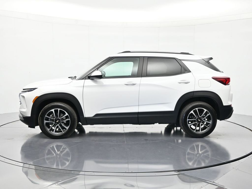 Used 2025 Chevrolet TrailBlazer LT FWD image 8