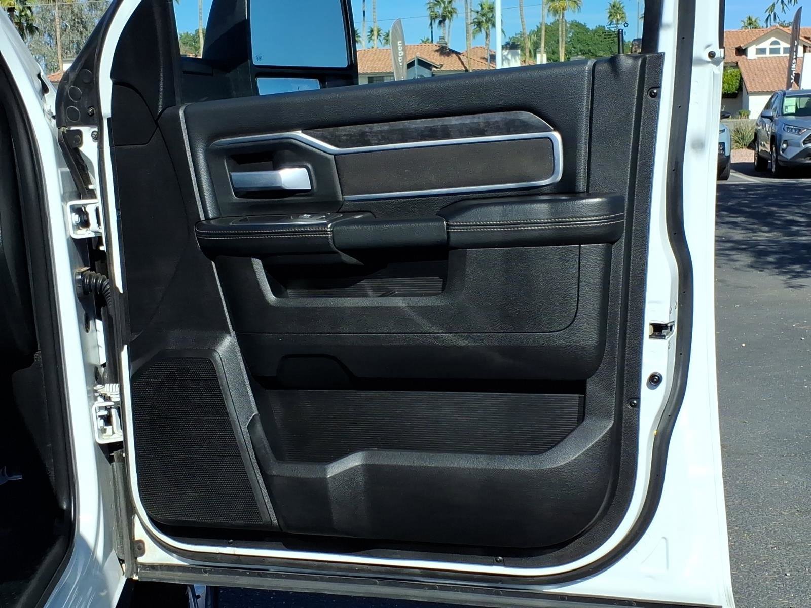 Used 2024 RAM 3500 Big Horn AWD/4WD image 16