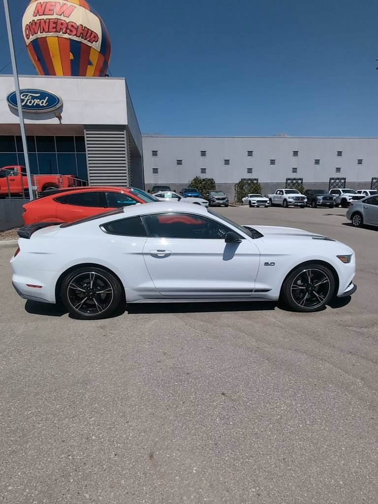 Used 2016 Ford Mustang GT Premium RWD image 9