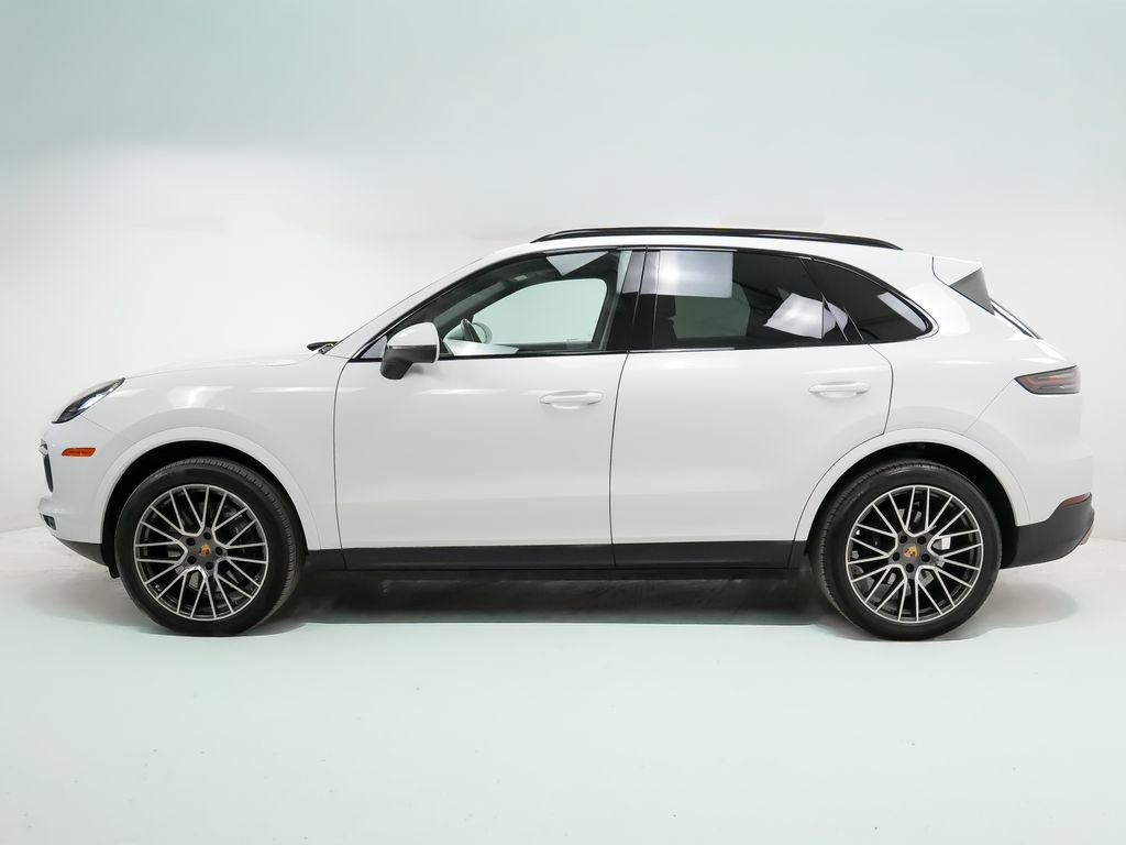 Certified 2023 Porsche Cayenne w/ Premium Package AWD/4WD image 2